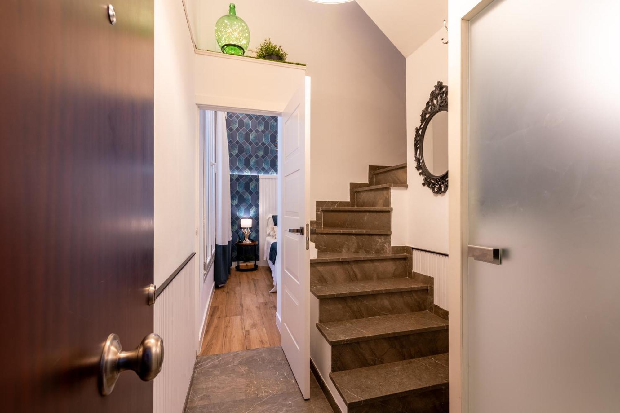Apartamentos Rg Goyeneta Sevilla Exteriör bild